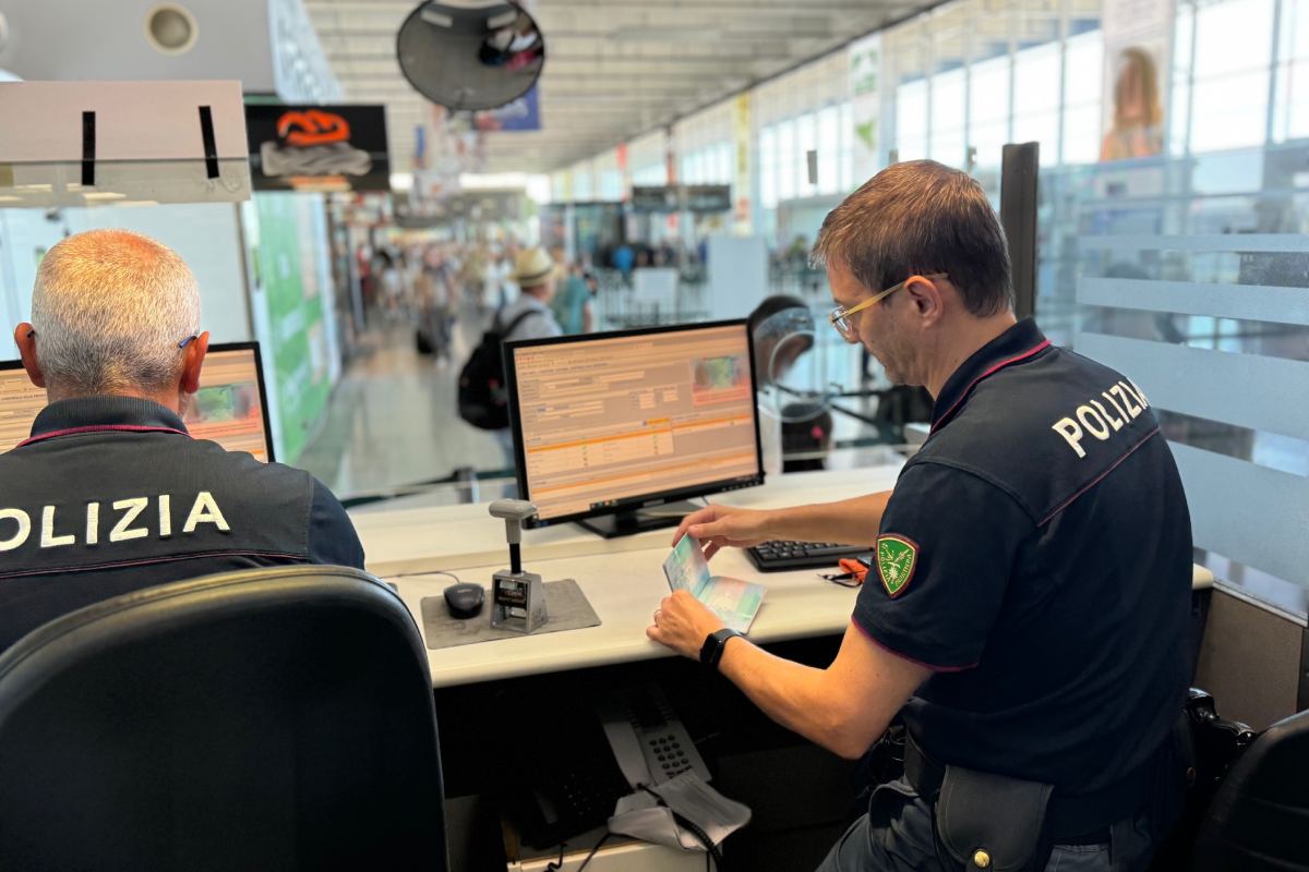 Due coniugi iraniani presentano passaporti falsi spacciandosi per brasiliani: arrestati