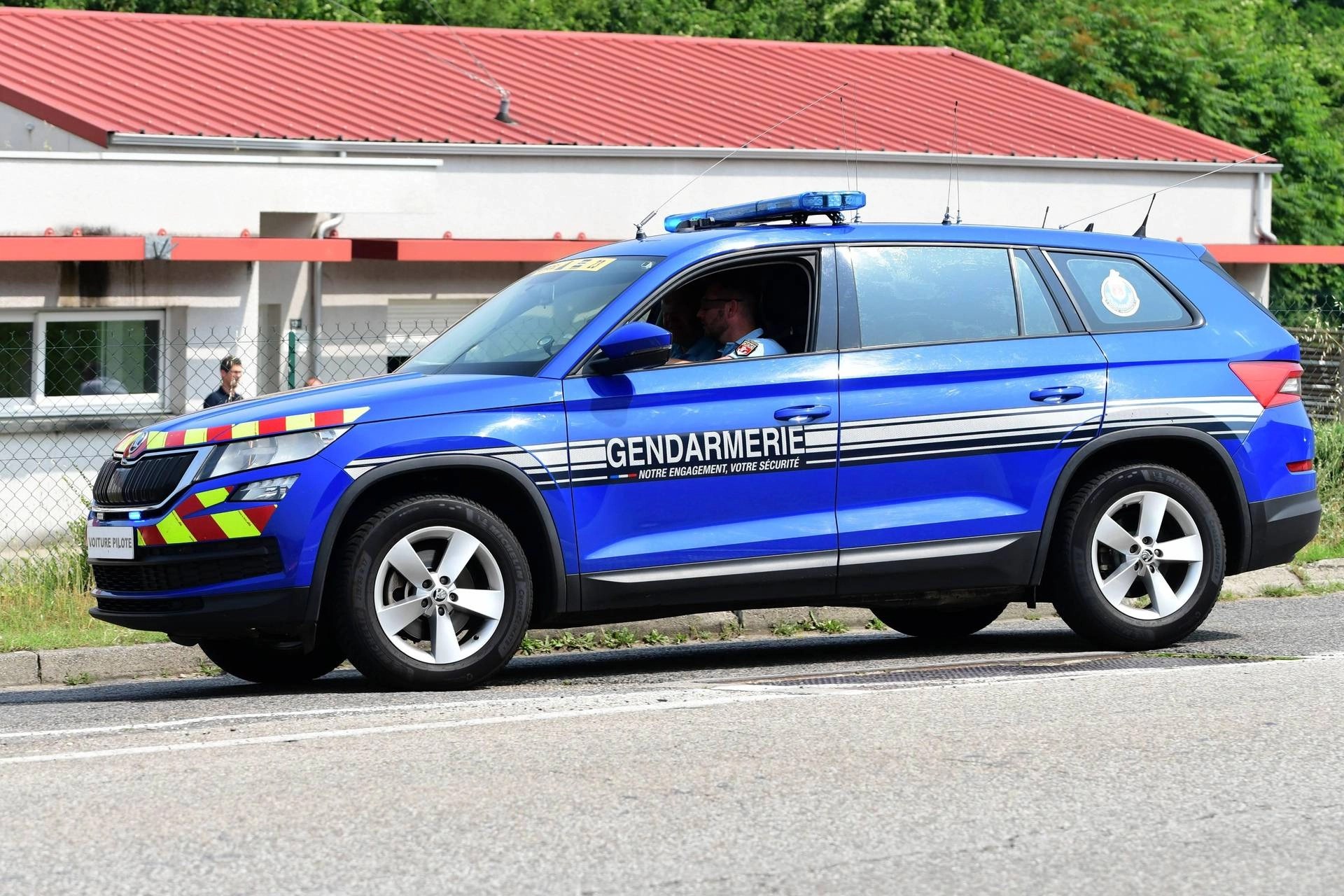 Tragedia a un matrimonio: sparano durante la festa, uccisa la sposa