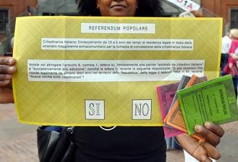 Referendum, alle 23 ha votato il 22,7%: affluenza ancora bassa in Sicilia (16,32%)