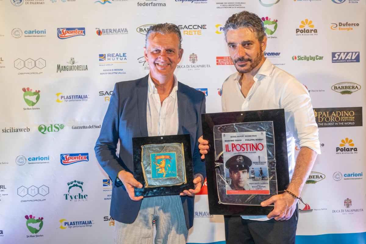 FOTO | A Massimo Boldi il Premio Troisi alla carriera: “Farò un ultimo film con De Sica, magari Natale a Salina”