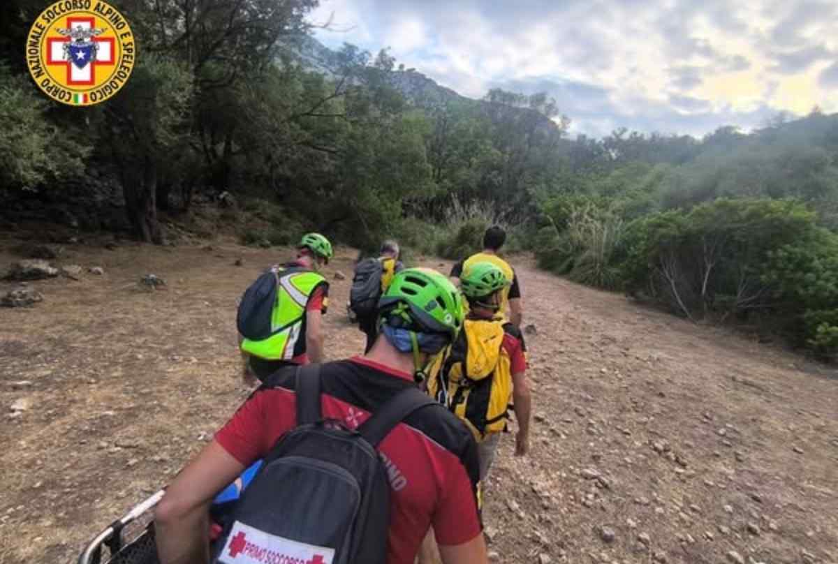 Scivola nei laghetti di Cavagrande, soccorso un 14enne: l’intervento del CNSAS
