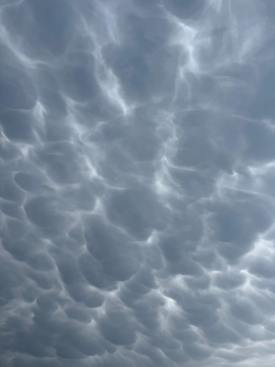 Maltempo, Italia spaccate in due tra afa e pioggia: “Colpa del cambiamento climatico”