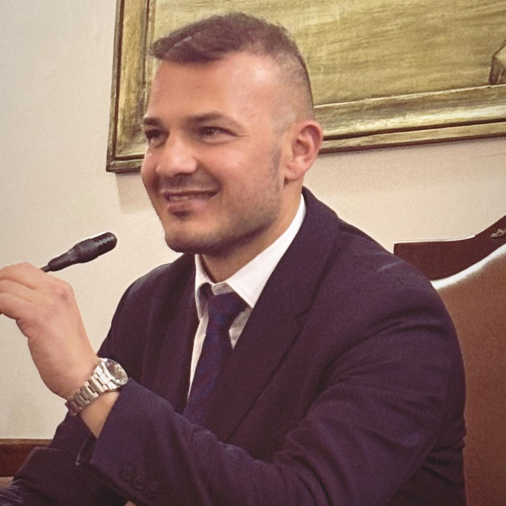 Aci Castello, dopo l’ennesima tragedia sulle strade è tempo di prevenzione. Calì: “Sicurezza al centro delle priorità”