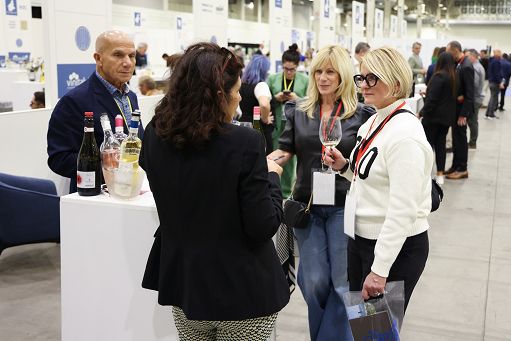 Wine Spectator a Vinitaly.USA per annunciare Cantine di OperaWine 2026