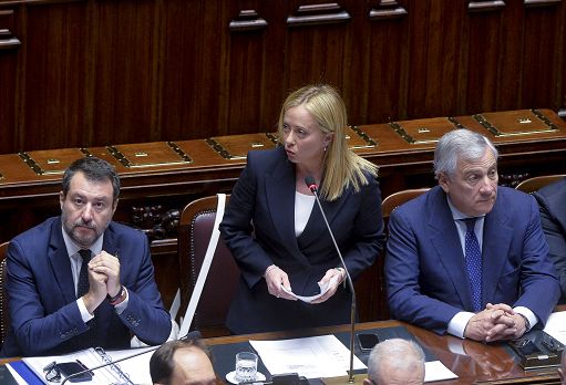 La premier Meloni coi vice Salvini e Tajani in Vaticano per l’udienza con Papa Leone