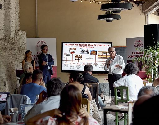 Niente dress code e formalismi: a tavola italiani cercano la spontaneità