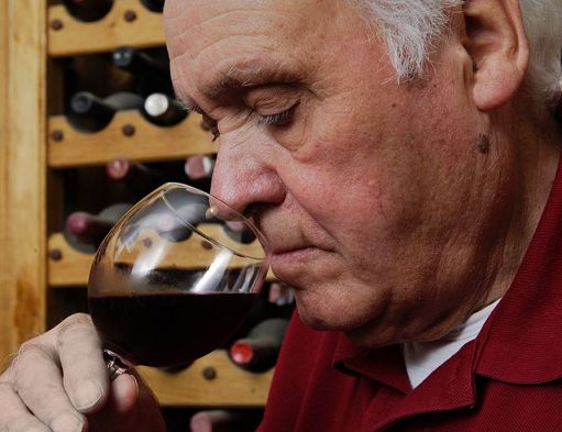 Vino, Premio Gambelli: al via candidature per gli enologi under 40