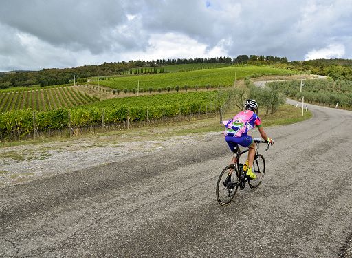 ”La Gallo Nero” 2025: ciclismo ed enogastronomia nel Chianti Classico