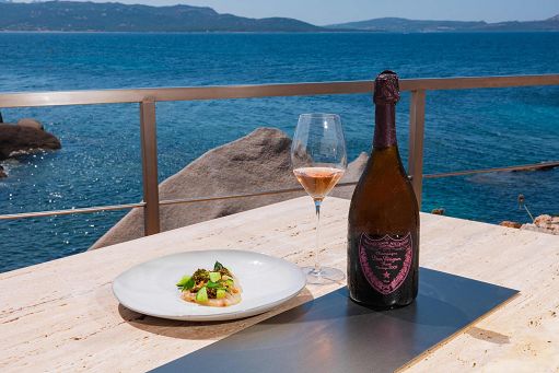 Vino, Moet Hennessy torna per l’estate al Phi Beach con Dom Pérignon