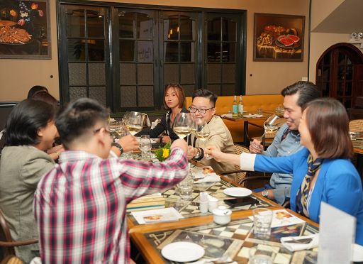 Pinot Grigio Doc Delle Venezie al Vietnam Best Sommelier in Italian Wines