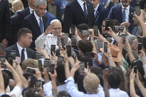 Giubileo Giovani, 125 totem di Energy by Oscar per ricaricare i cellulari