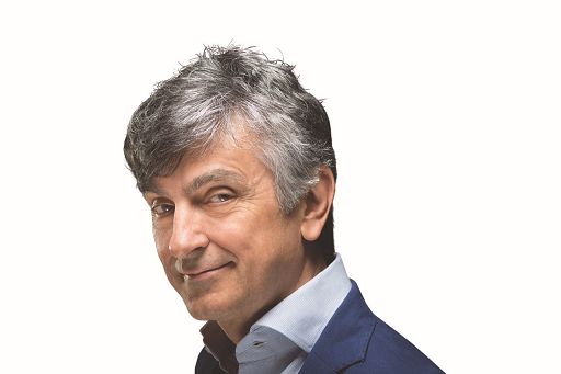 Teatro, Vincenzo Salemme in tournée con “Ogni promessa è debito”