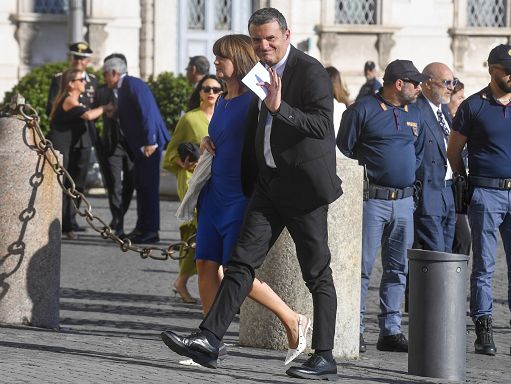 Vino, Centinaio: governo nomini un commissario per Terre d’Oltrepò