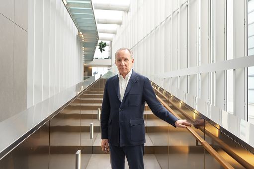 Zegna: ricavi semestre a 928 mln (-3%), Sam Lobban nuovo Ceo Thom Browne