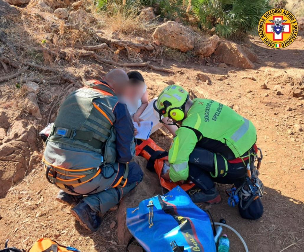 Turista serba si infortuna allo Zingaro, l’intervento e il salvataggio