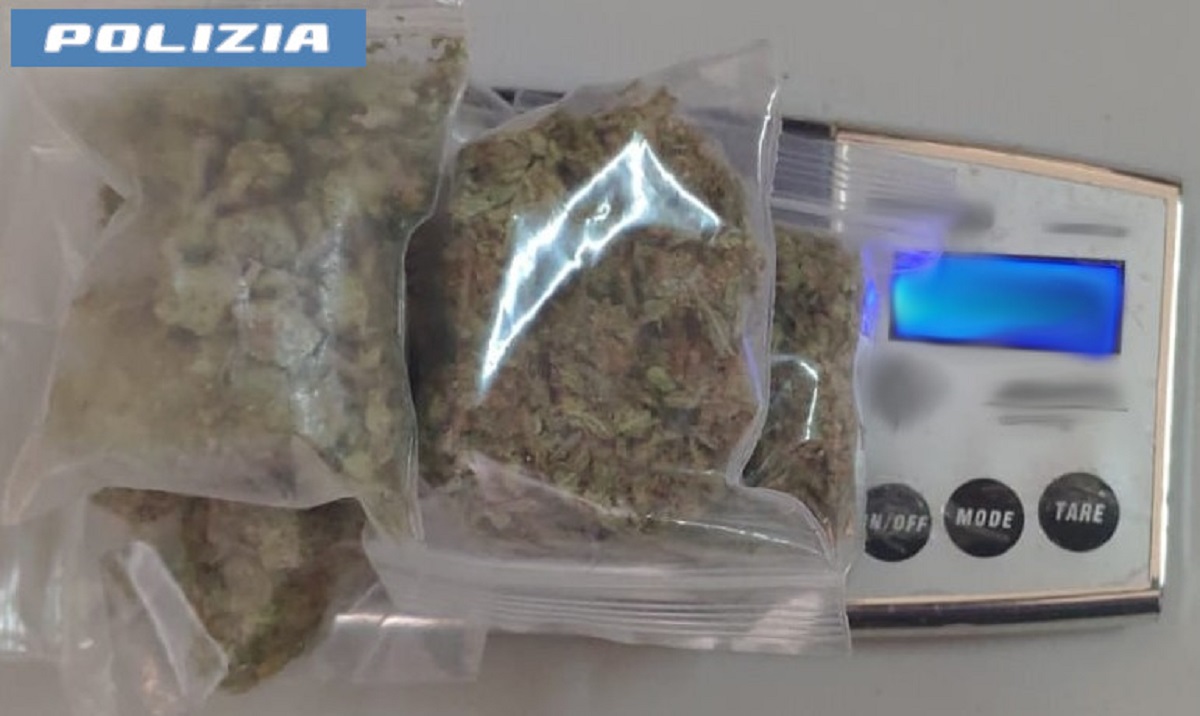 Droga già pronta per lo spaccio: arrestati due pusher “in trasferta” a Catania