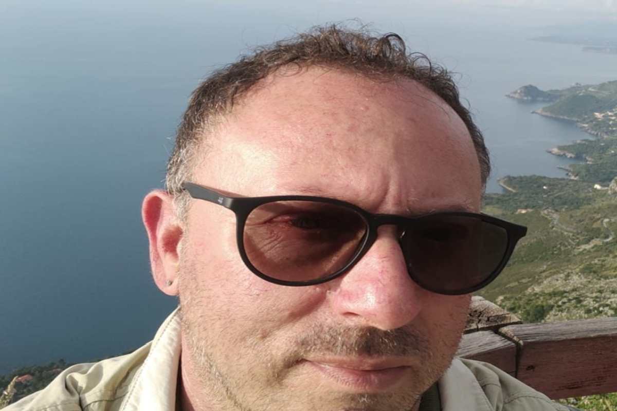 Il tuffo in mare per salvare due bimbi e il malore fatale, Camillo Cantoli morto a 55 anni