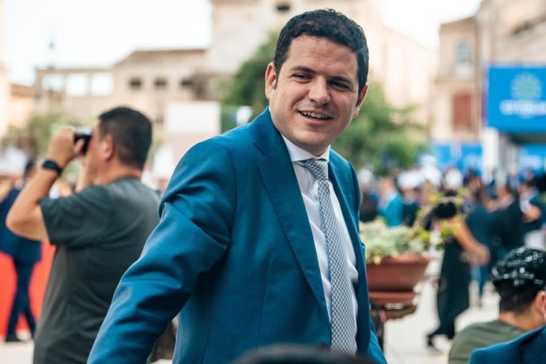 Galvagno, incarico al fratello dell’amica che diceva di poterlo influenzare. E De Capitani la cercava per Cortina 2026