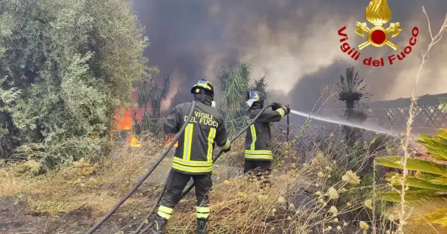 Sicilia avvolta dalle fiamme: ben 12 incendi su tutta l’Isola