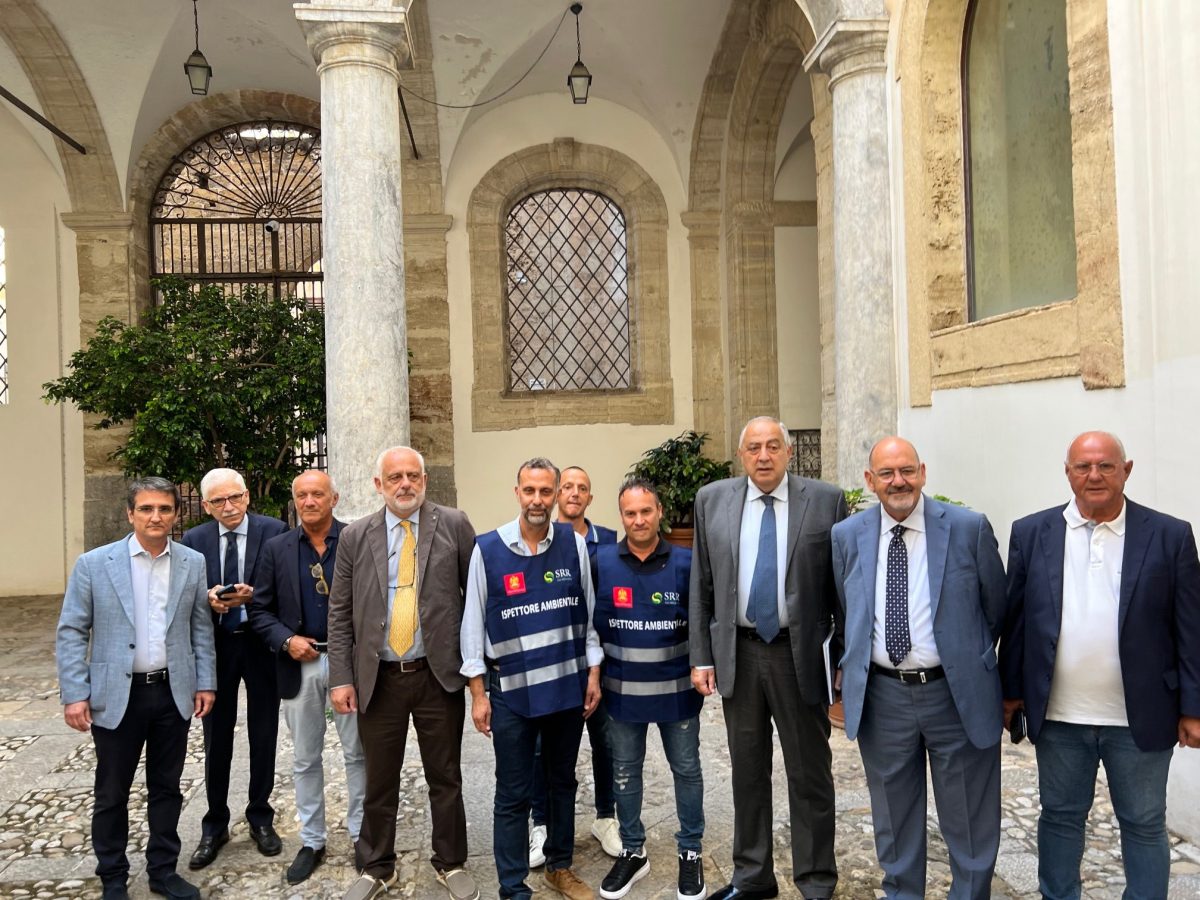 Conferimento rifiuti, dal 16 luglio in strada 37 ispettori ambientali a Palermo