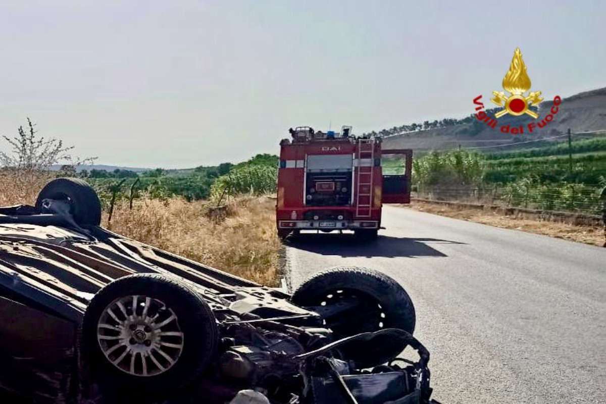 Dramma sulla Statale 385, incidente autonomo: auto si ribalta, elisoccorso sul posto
