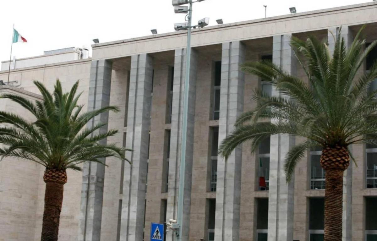 Bambina morta a Palermo: madre indagata per omicidio colposo, si attende l’autopsia