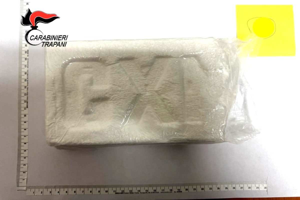 Smantellata nuova piazza di spaccio nel quartiere San Giuliano: 5 arresti per droga