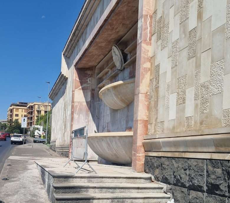 Bianco bacchetta Trantino, il Comune di Catania corre ai ripari: al via la manutenzione della fontana del Tondo Gioeni