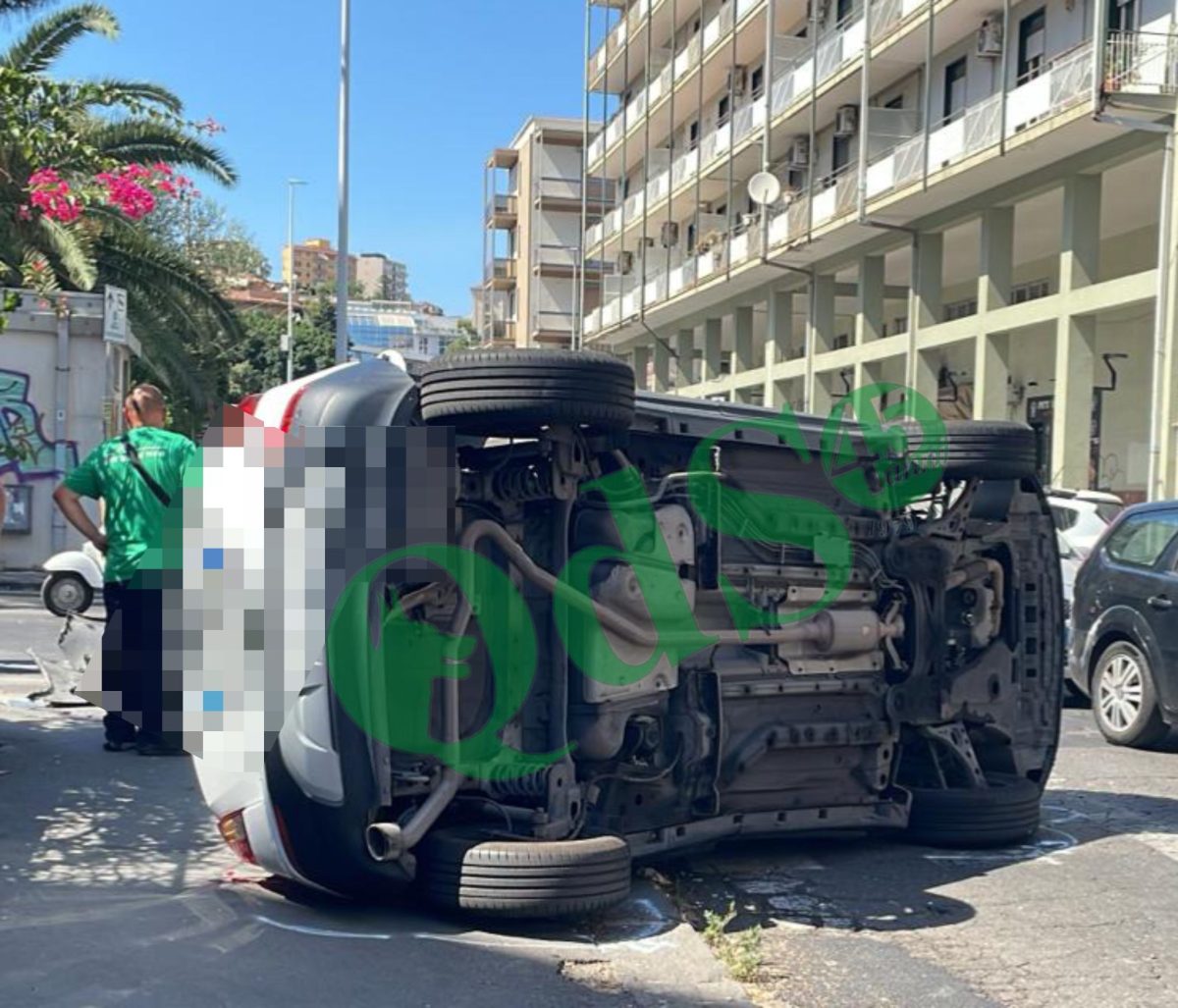 Paura per un incidente a Catania, scontro tra due auto in via Ingegnere: traffico in tilt Paura per un incidente a Catania, scontro tra due auto in via Ingegnere: traffico in tilt