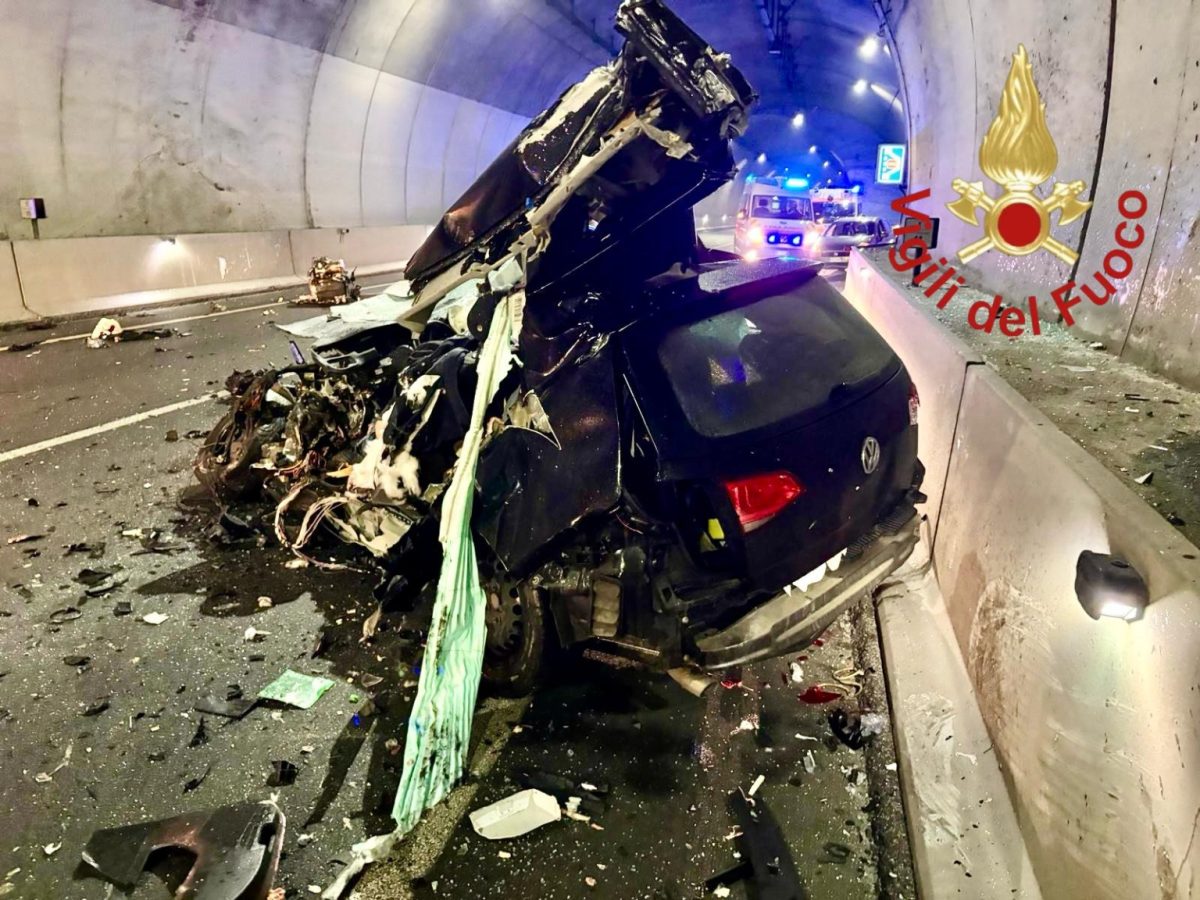 Famiglia sterminata in strada, morta anche la madre: sono 5 le vittime, tra cui una bimba di 4 anni