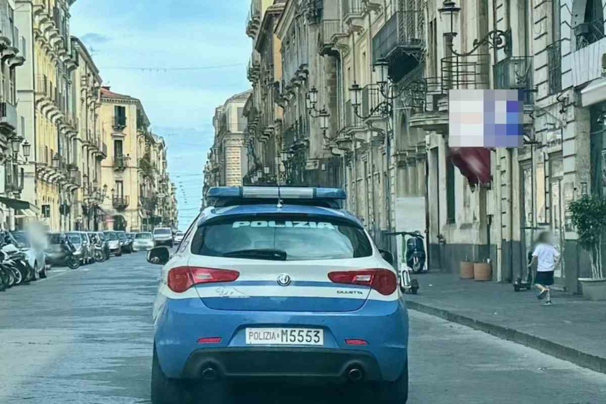 Scappa dai domiciliari per rubare due paia di scarpe da un’auto in sosta: arrestato 35enne a Catania