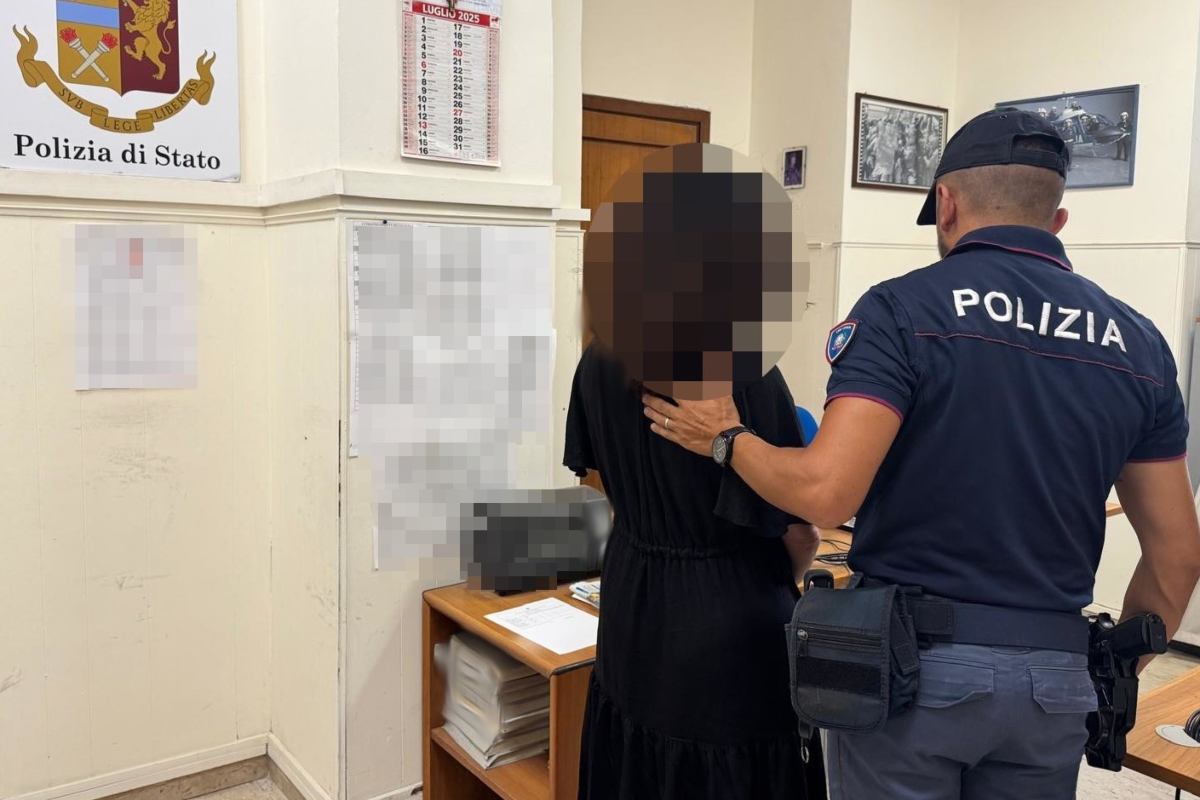 Si spaccia per comandante delle forze dell’ordine per truffare un’anziana a Catania: arrestato 53enne