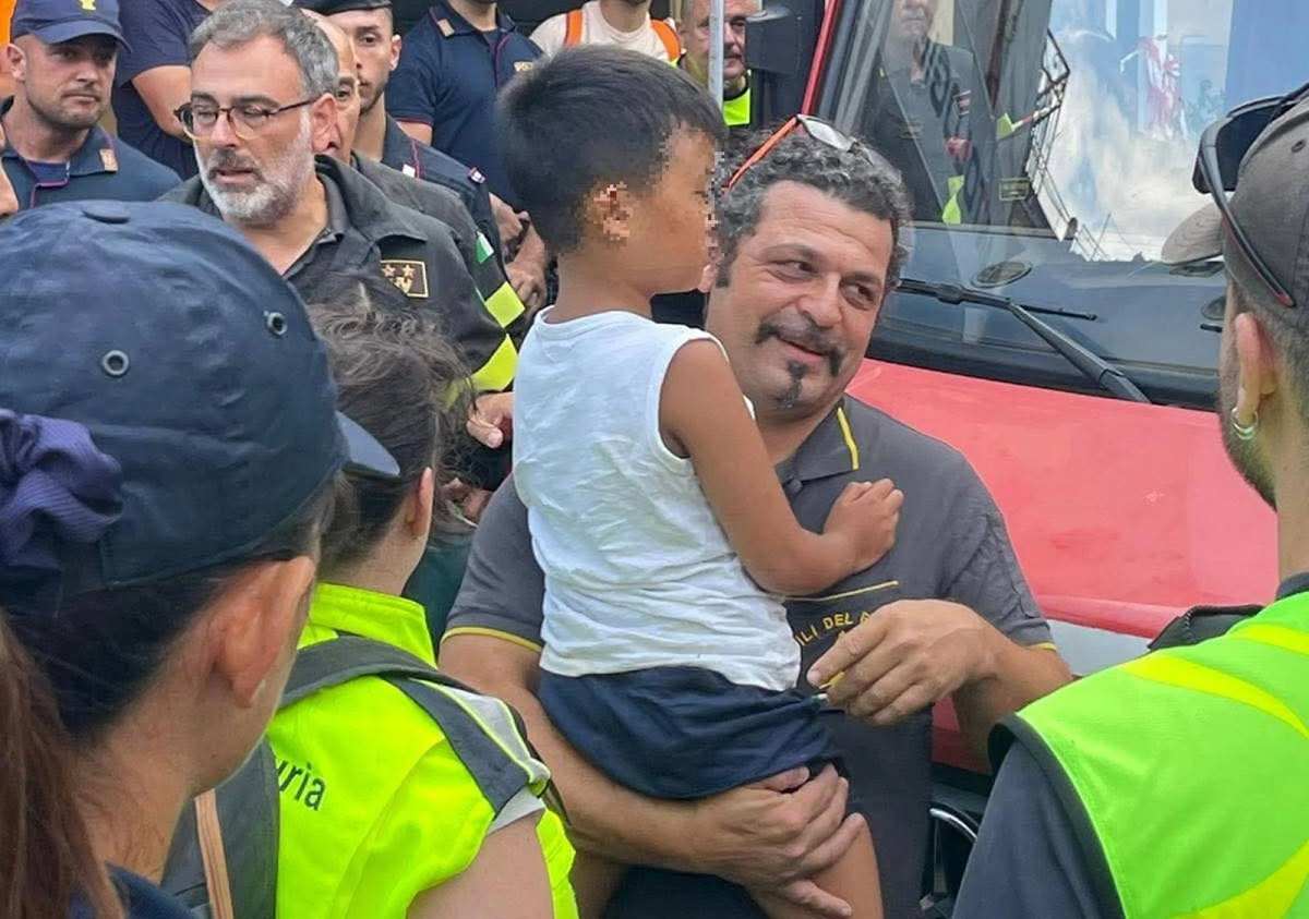 Allen è vivo: ritrovato dopo 40 ore di angoscia il bimbo scomparso