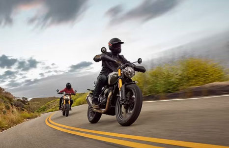 Arriva Triumph Scrambler 400 XC la sportiva agile, moderna e versatile