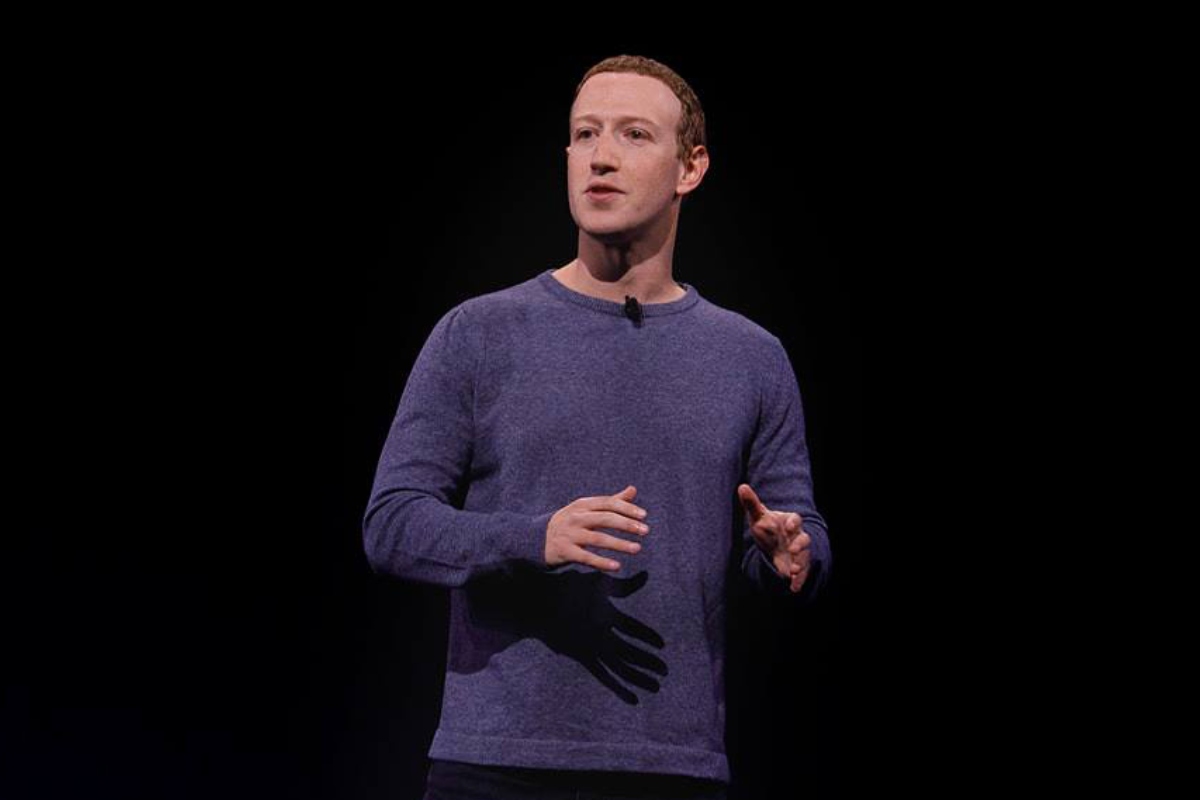 Mark Zuckerberg in Sicilia, avvistati i suoi mega yacht al largo di Ognina a Catania