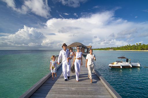 Maldive, i resort puntano sulle famiglie per l’estate 2025