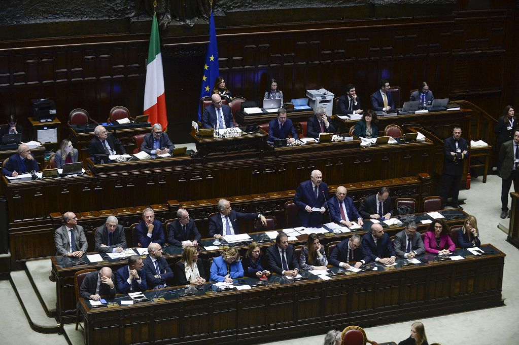 Almasri, i reati contestati a Mantovano, Piantedosi e Nordio