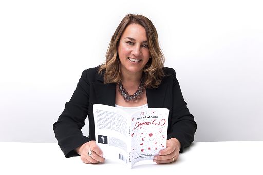 ”Premio Casato Prime Donne 2025″ a Darya Majidi, “voce” dell’IA