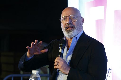 Puglia, Bonaccini: tutti aspettano Decaro, Emiliano può cambiare ruolo