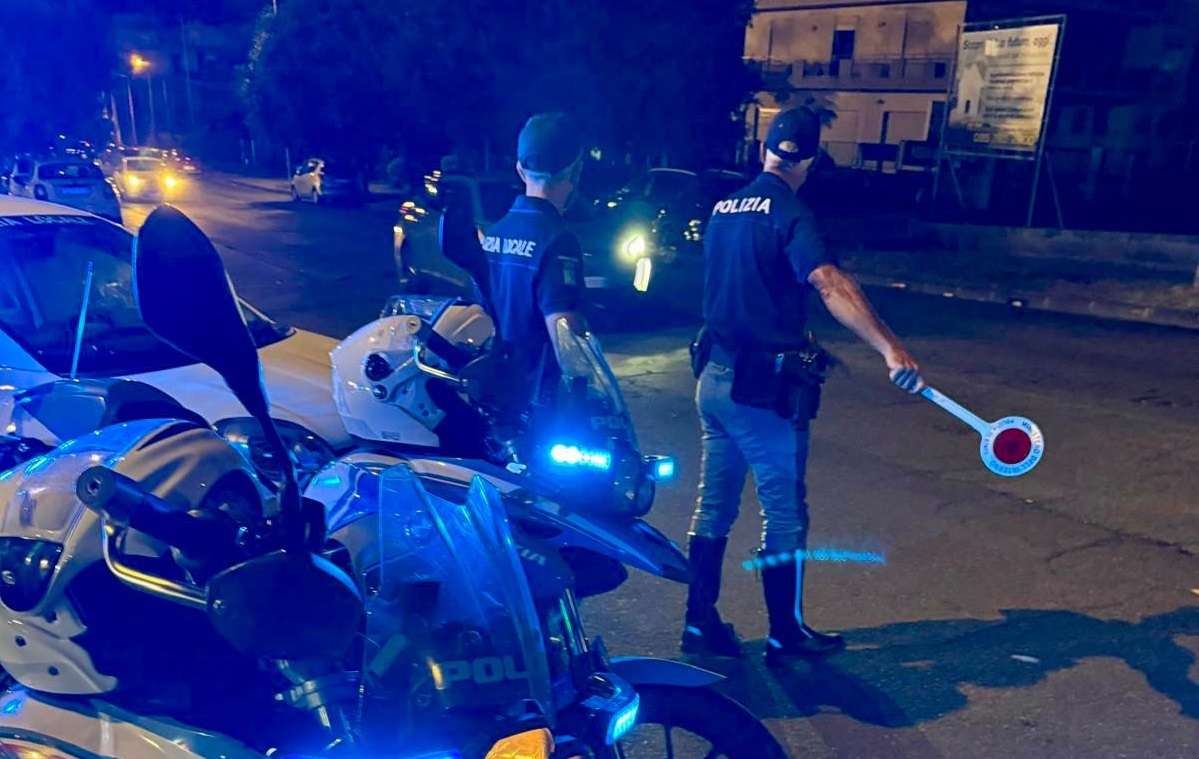 Controlli straordinari ad Acireale: multe per oltre 10 mila euro e due food truck sanzionati