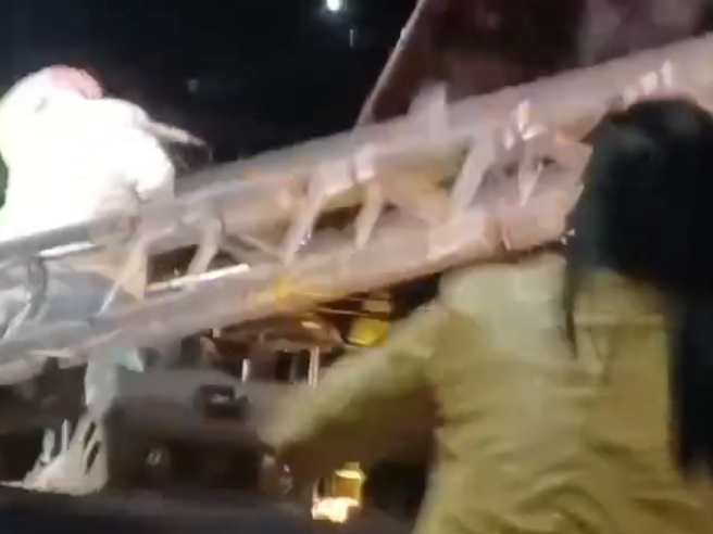 VIDEO | Terrore durante il concerto di Raphael Gualazzi: crolla la struttura delle luci