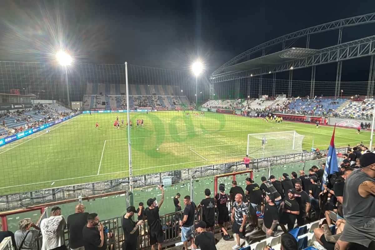 Minacce ai calciatori in campo a Crotone, Daspo per 8 ultras del Catania