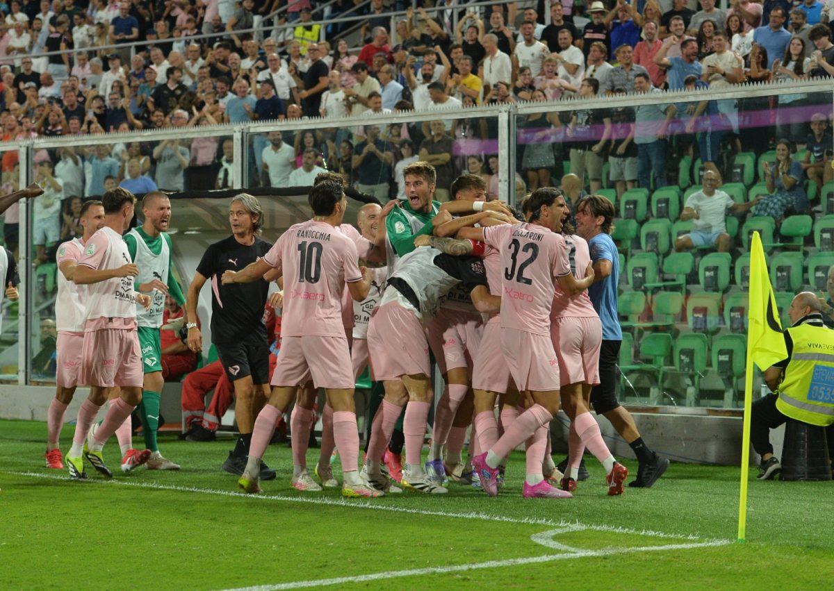 Serie B, il Modena vince e va in testa. Palermo, Frosinone e Cesena inseguono