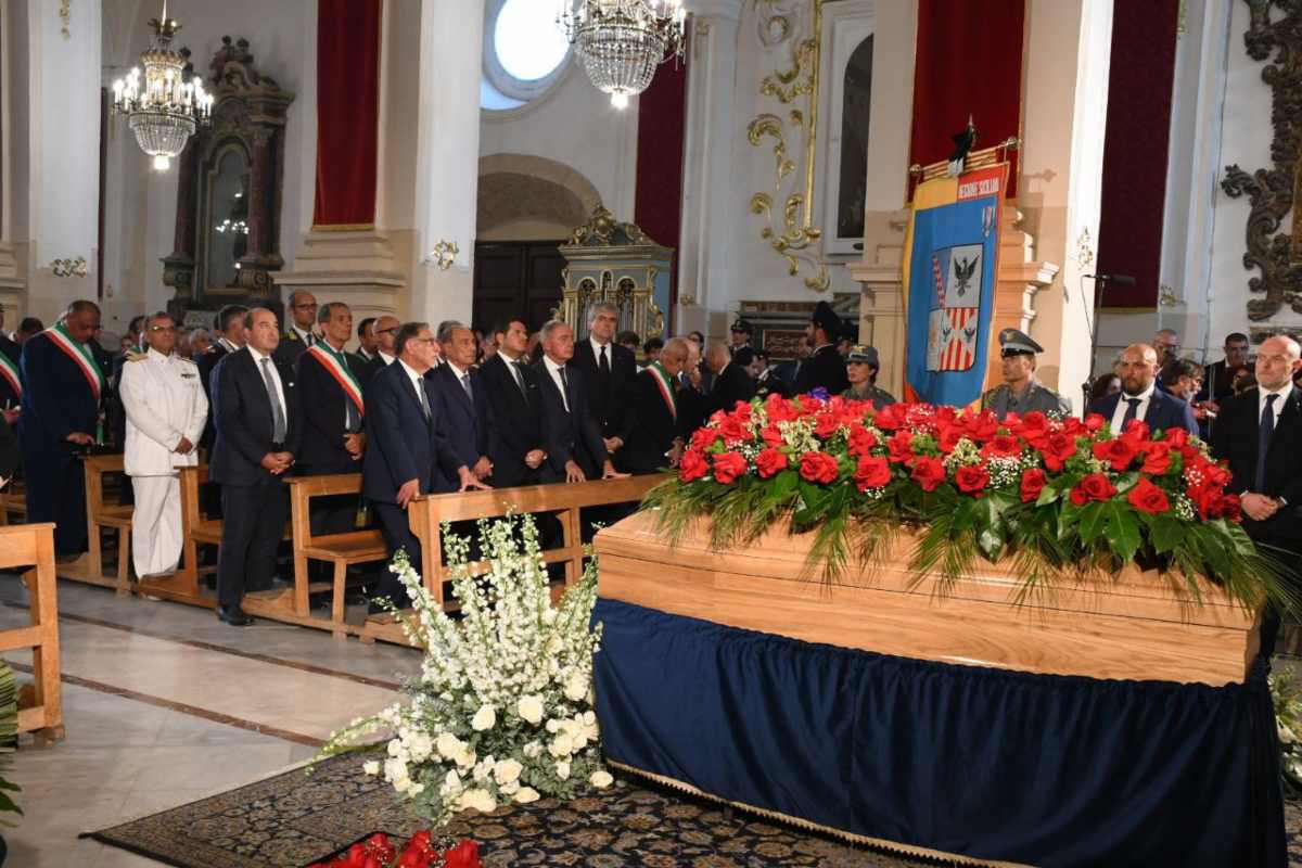 Sicilia in lutto per i funerali di Pippo Baudo, l’ultimo saluto: “Un modello di riferimento”