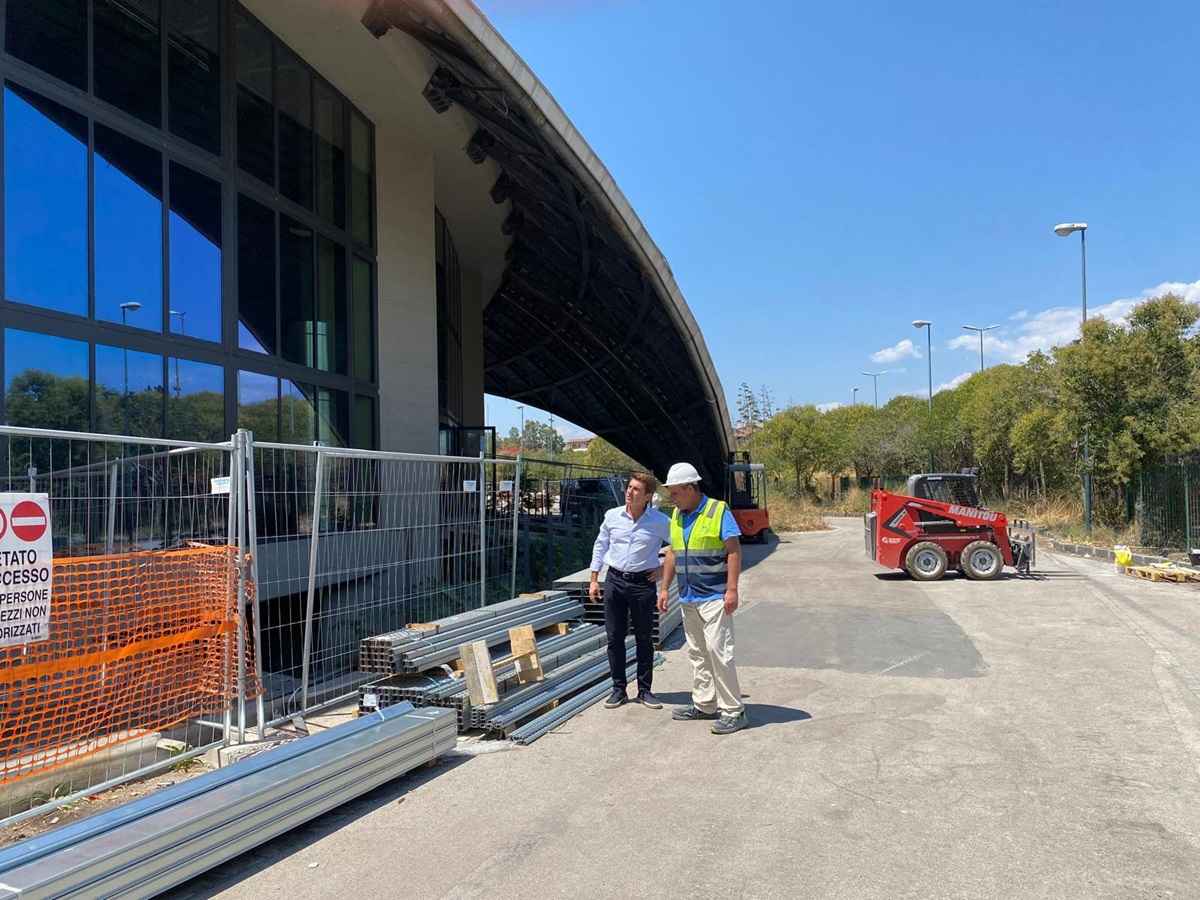 FOTO | PalaNesima, i lavori proseguono a passo spedito: “Completato il 50% degli interventi”