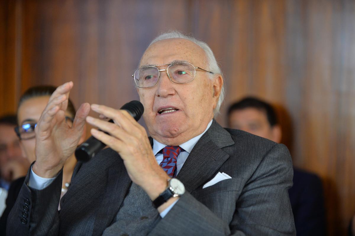 Da Salvo La Rosa alla De Filippi, il mondo dello spettacolo saluta Pippo Baudo: “Gli dobbiamo molto”