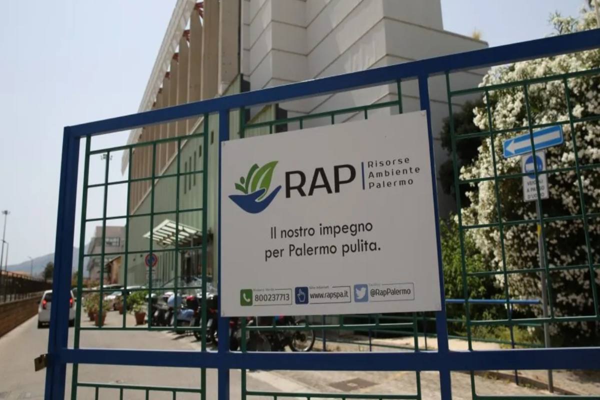 Palermo, la Rap affitta autocompattatori per recuperare i rifiuti abbandonati nel territorio