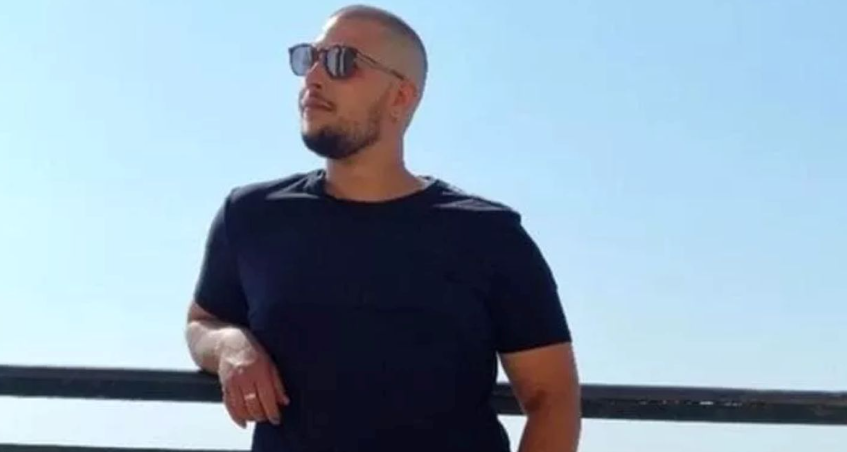 Il tuffo a mare ed il contatto fatale con l’elica del gommone: oggi i funerali del giovane Simone La Torre Il tuffo a mare ed il contatto fatale con l’elica del gommone: oggi i funerali del giovane Simone La Torre