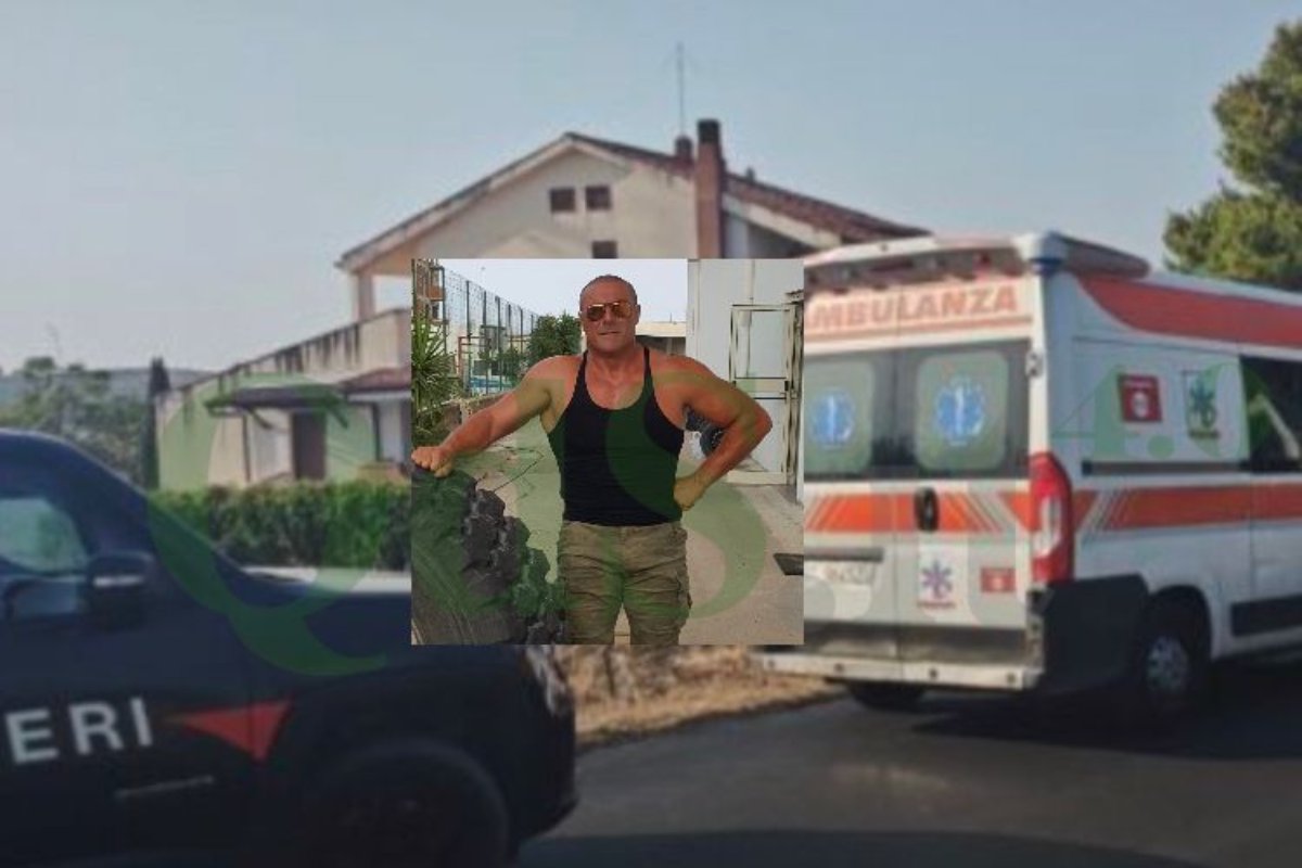 Incidente fatale alla vigilia di Ferragosto, uomo muore schiacciato tra l’auto e il cancello