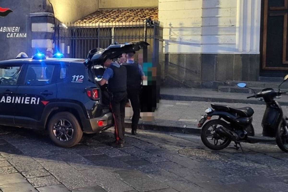 Catania, sorpreso con lo scooter rubato qualche giorno prima: denunciato 42enne